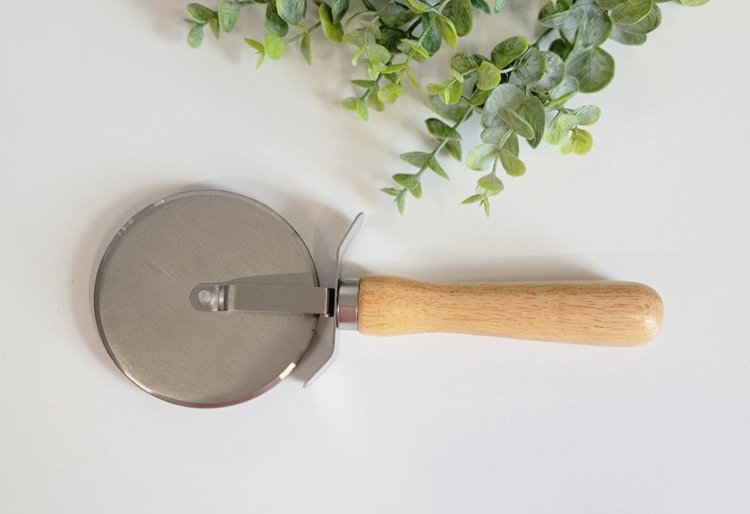 Family Night Pizza Peel With Optional Pizza Cutter
